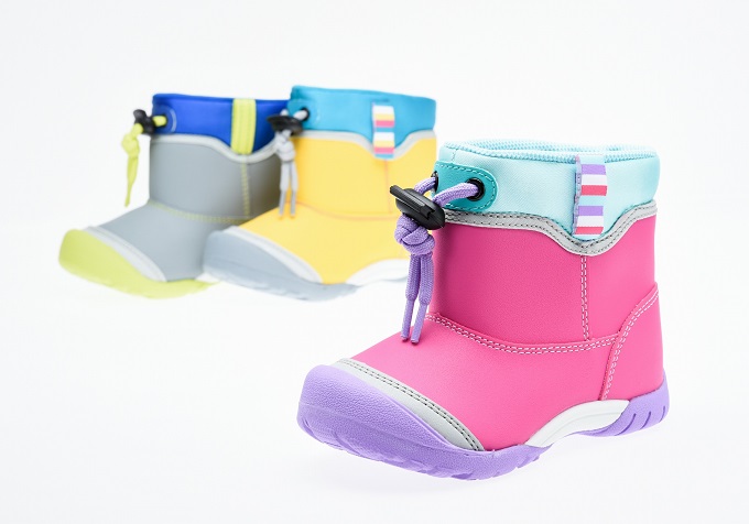 �ynews�z���C�̔Y�݂������I�X�j�[�J�[�̂悤�ȃL�b�Y�p���C���V���[�Y