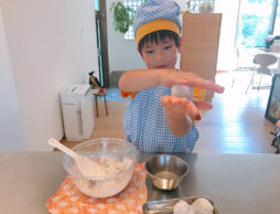 【子どもと作るレシピ】里いものねばりを利用して作ろう‼新米で作る『いもぼた』