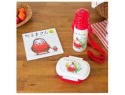 絵本ナビのオリジナルグッズに、絵本『だるまさんと』のランチグッズが新登場！