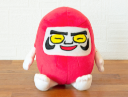 実は甘えん坊でがんばりや！？ かこさとし作「だるまちゃん」シリーズが愛嬌たっぷりのぬいぐるみに！